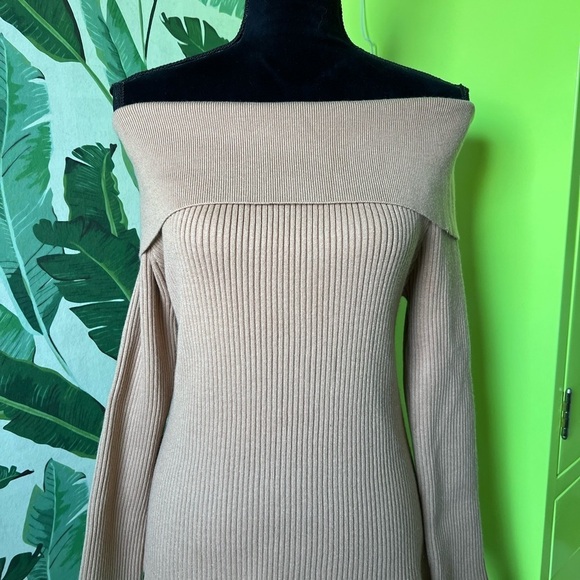Vici English Factory Women’s Tan Ribbed Off Shoulder Sweater Large - Picture 3 of 5